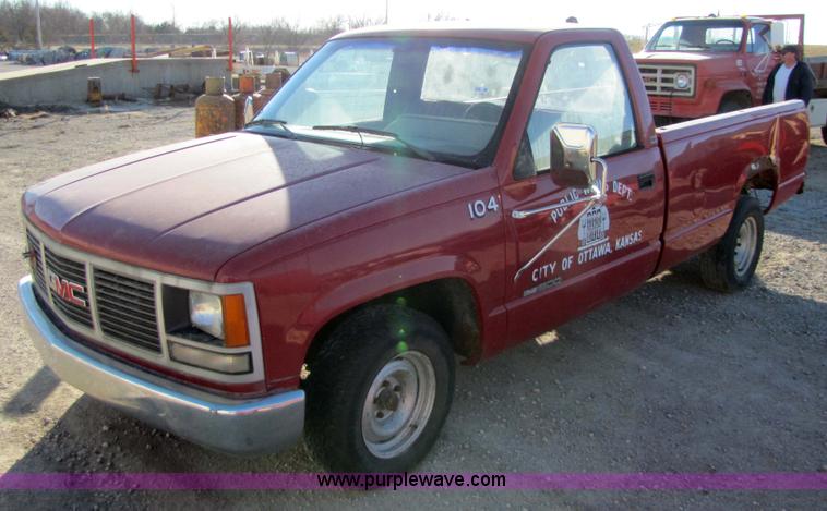 image for item 5183 1988 GMC C1500 pickup truck