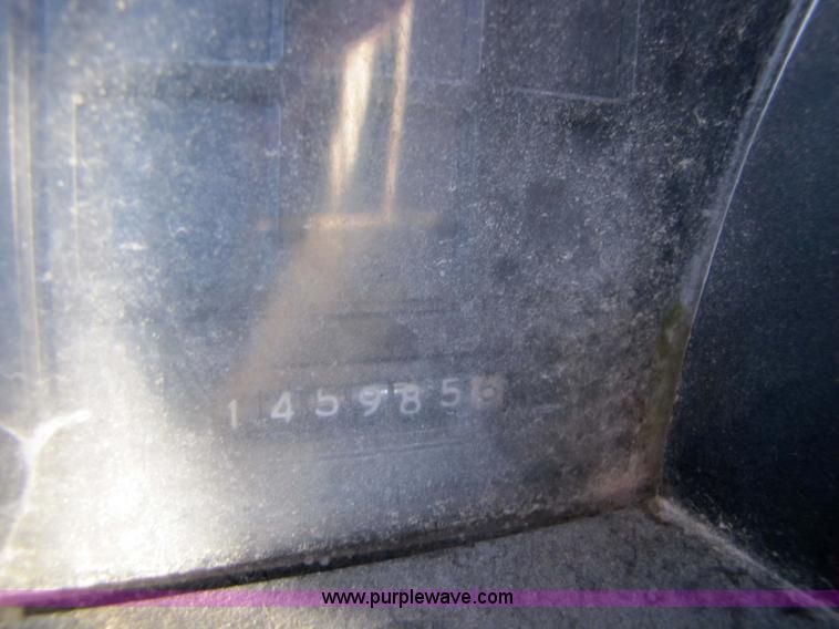 image for item 5183 1988 GMC C1500 pickup truck