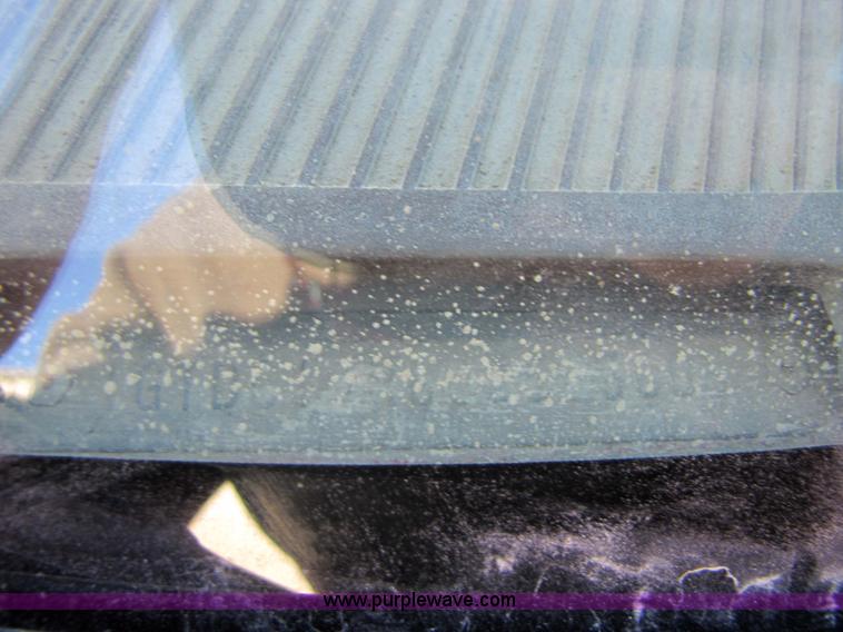 image for item 5183 1988 GMC C1500 pickup truck