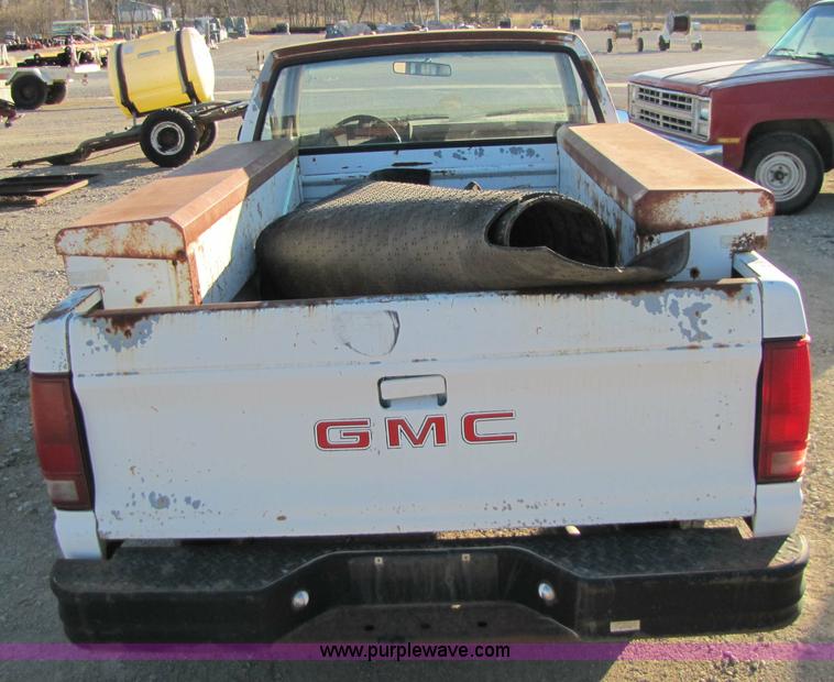 image for item 5185 1989 GMC S15 pickup truck