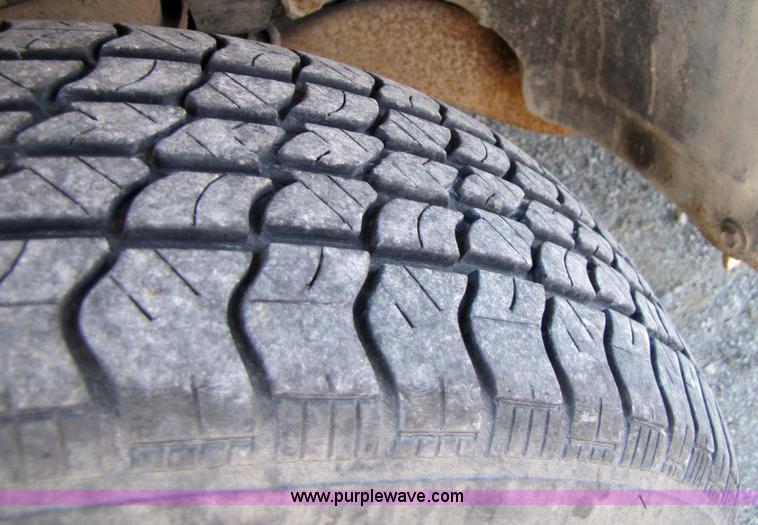 image for item 5185 1989 GMC S15 pickup truck