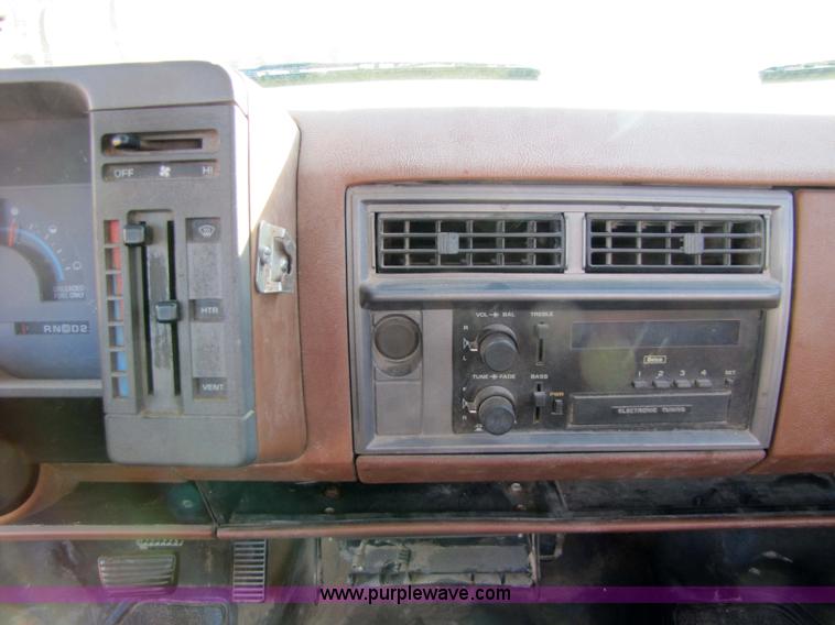 image for item 5185 1989 GMC S15 pickup truck