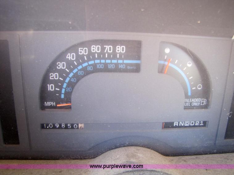 image for item 5185 1989 GMC S15 pickup truck