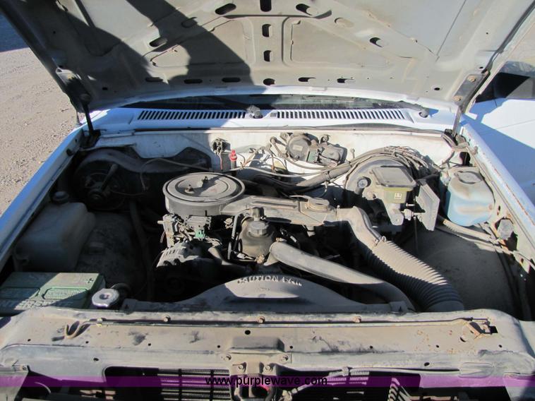 image for item 5185 1989 GMC S15 pickup truck