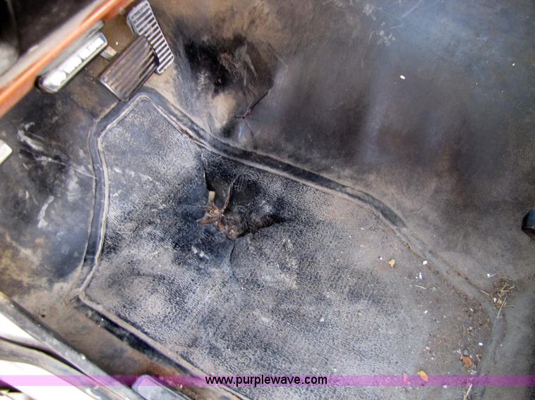 image for item 5185 1989 GMC S15 pickup truck