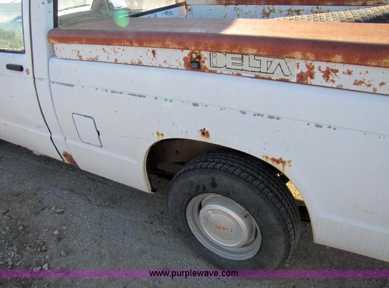 image for item 5185 1989 GMC S15 pickup truck