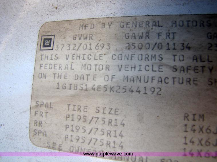 image for item 5185 1989 GMC S15 pickup truck