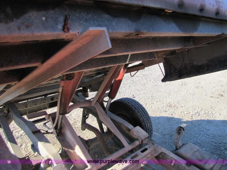 image for item 5186 1986 Chevrolet C10 Custom Deluxe pickup truck