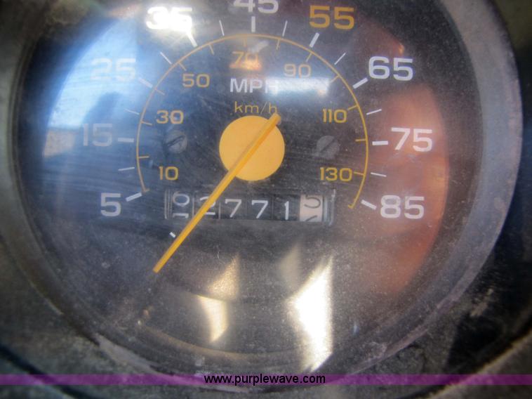 image for item 5186 1986 Chevrolet C10 Custom Deluxe pickup truck