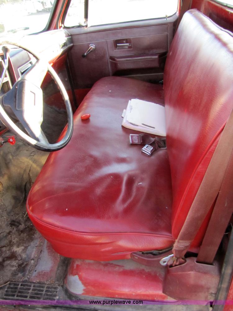 image for item 5186 1986 Chevrolet C10 Custom Deluxe pickup truck