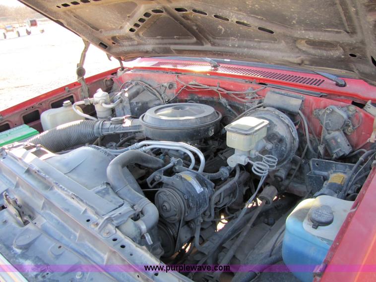 image for item 5186 1986 Chevrolet C10 Custom Deluxe pickup truck