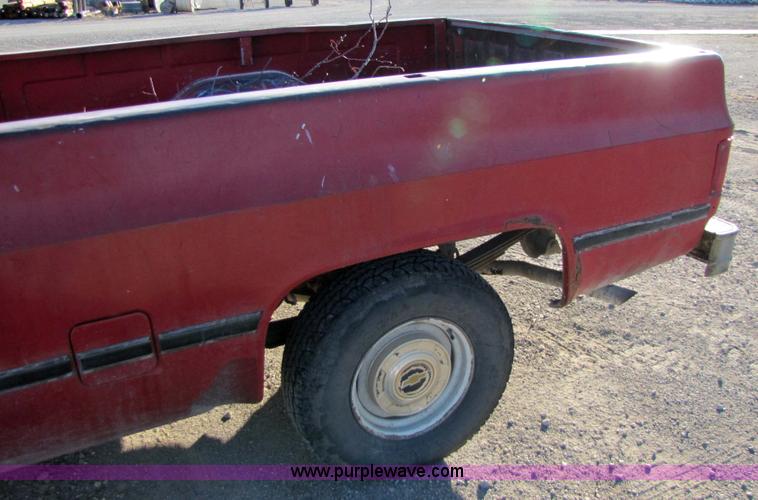 image for item 5186 1986 Chevrolet C10 Custom Deluxe pickup truck