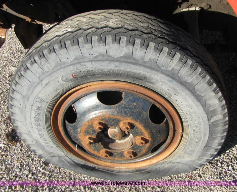 image for item 5188 1974 Ford F600 truck with dump bed