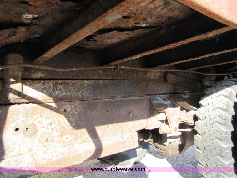 image for item 5188 1974 Ford F600 truck with dump bed