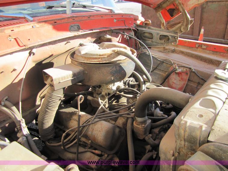 image for item 5188 1974 Ford F600 truck with dump bed