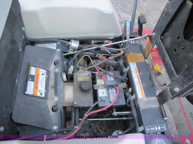 image for item 5236 1999 Ex Mark LZ22LKA604 Z-turn mower