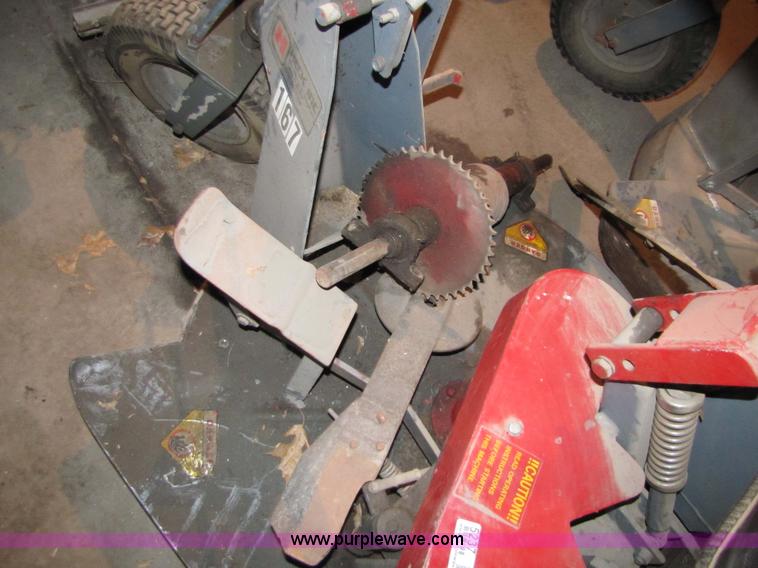 image for item 5237 1987 Heckendorn 739034 riding mower