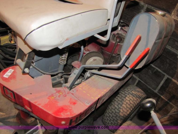 image for item 5238 1991 Heckendorn 73904 riding mower