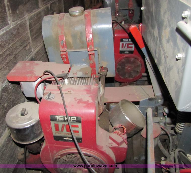 image for item 5238 1991 Heckendorn 73904 riding mower