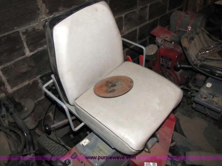 image for item 5238 1991 Heckendorn 73904 riding mower