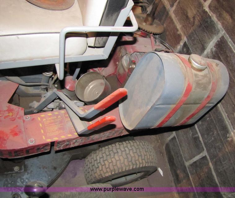 image for item 5238 1991 Heckendorn 73904 riding mower