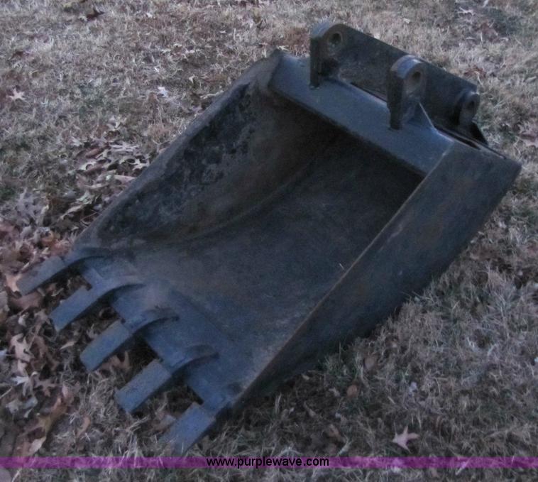 image for item 5242 24" five tooth backhoe bucket