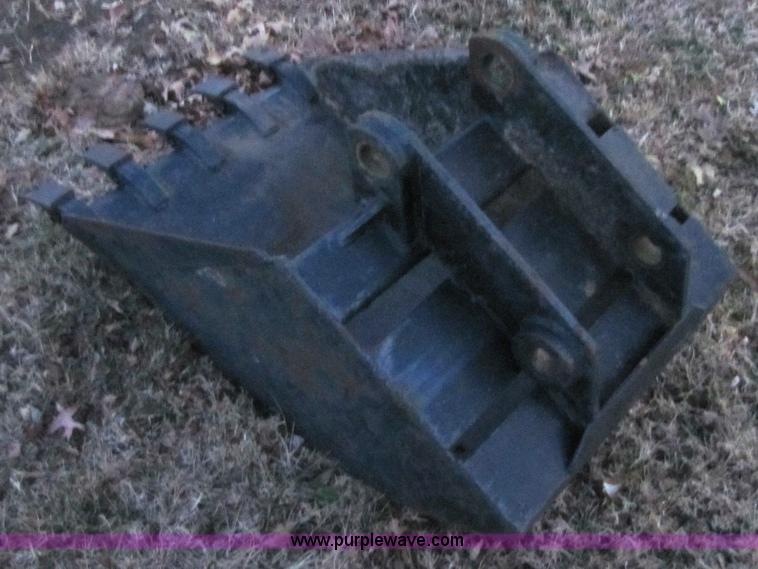 image for item 5242 24" five tooth backhoe bucket