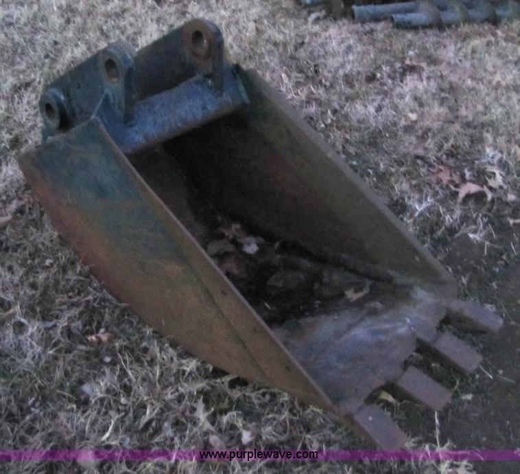 image for item 5243 18" four tooth backhoe bucket