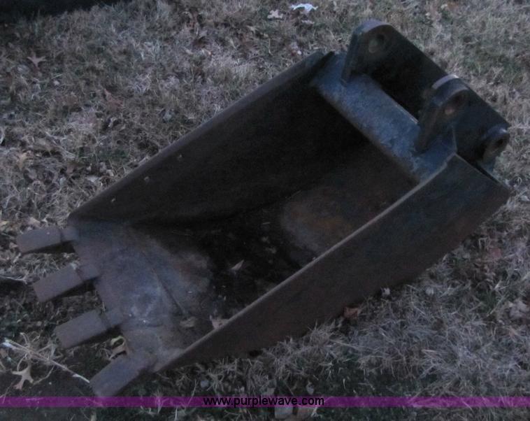 image for item 5243 18" four tooth backhoe bucket
