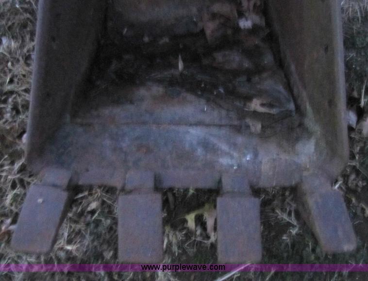image for item 5243 18" four tooth backhoe bucket
