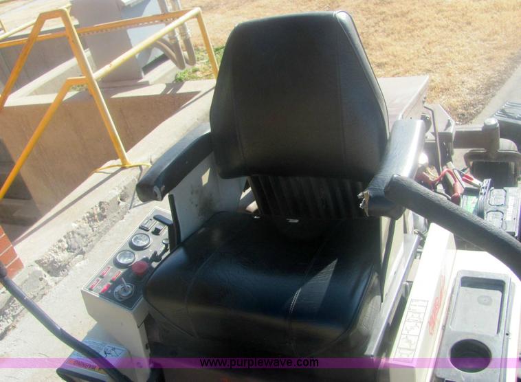 image for item 6098 Grasshopper 721 riding lawn mower