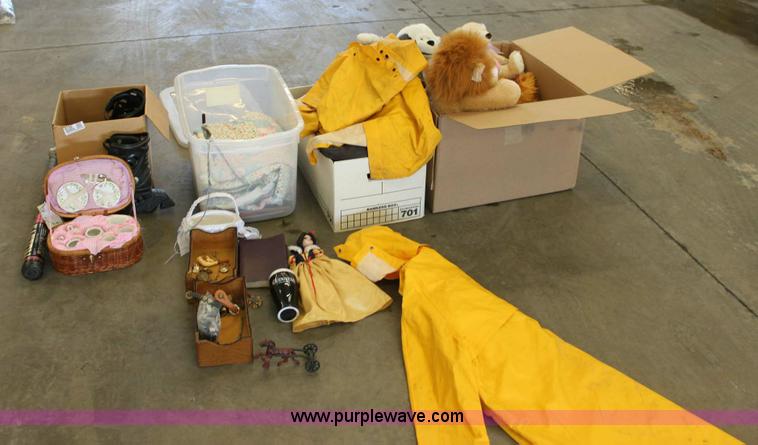 image for item 6156 Assorted household items