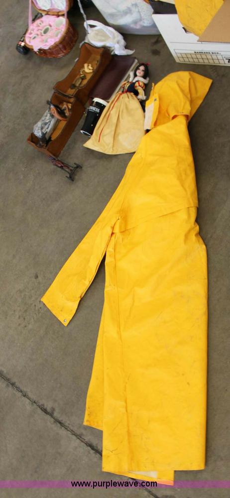 image for item 6156 Assorted household items