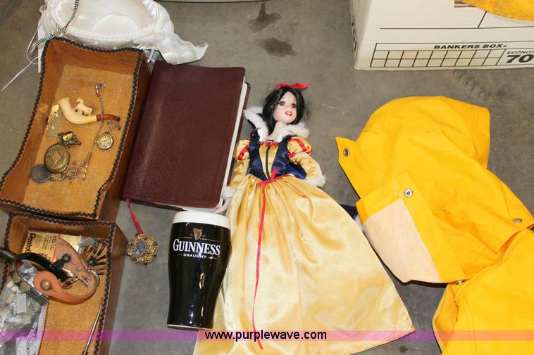 image for item 6156 Assorted household items