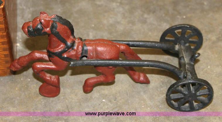 image for item 6156 Assorted household items