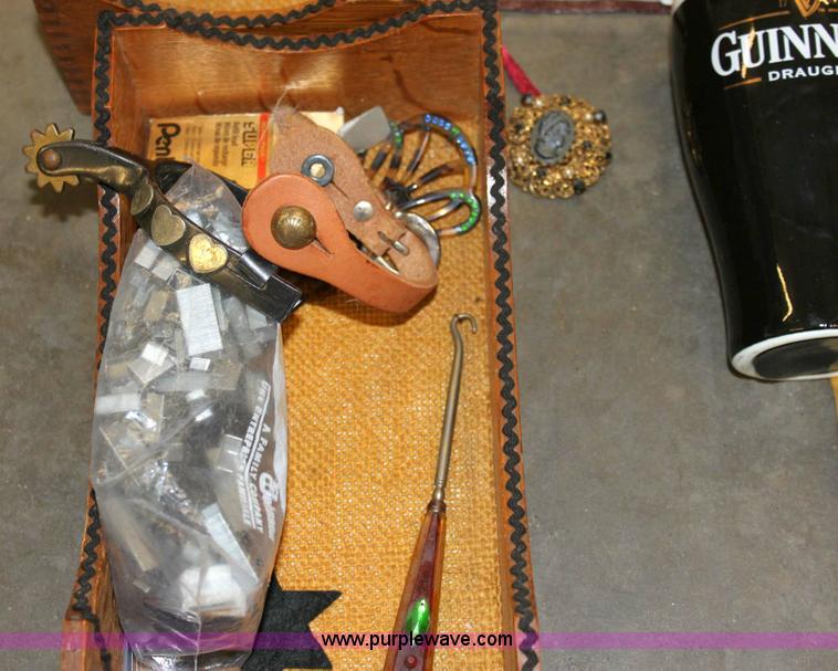 image for item 6156 Assorted household items