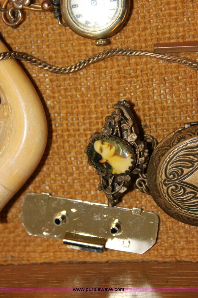 image for item 6156 Assorted household items