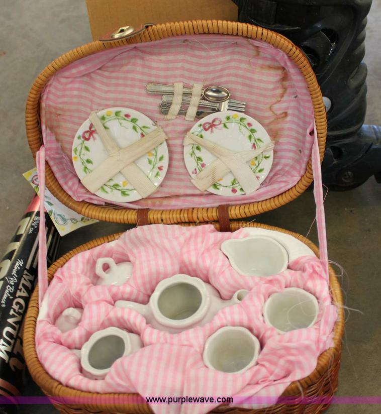 image for item 6156 Assorted household items