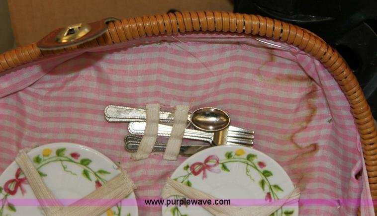 image for item 6156 Assorted household items