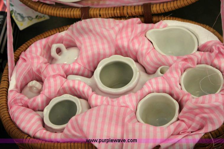 image for item 6156 Assorted household items