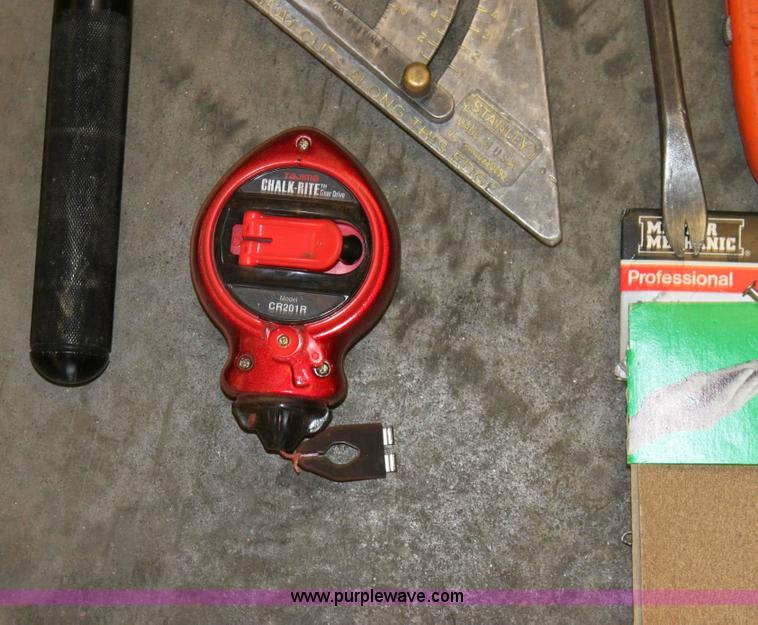 image for item 6157 Assorted tools