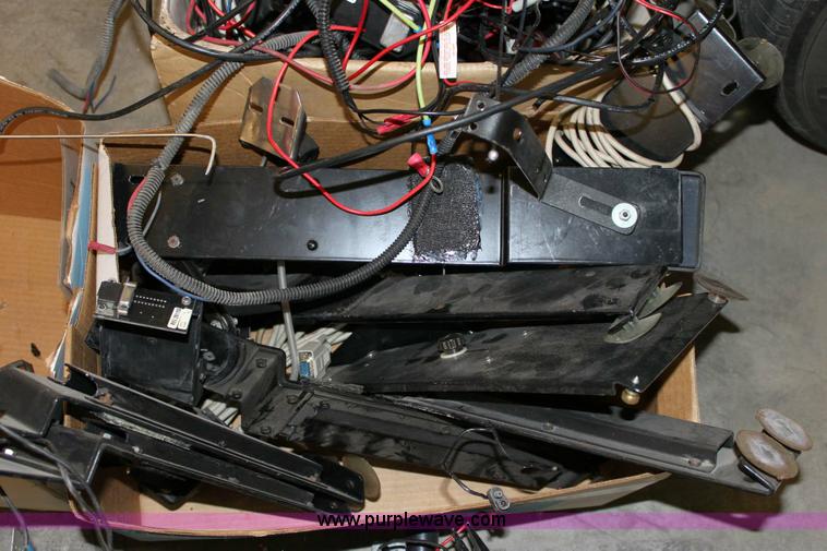 image for item 6159 Assorted electronics