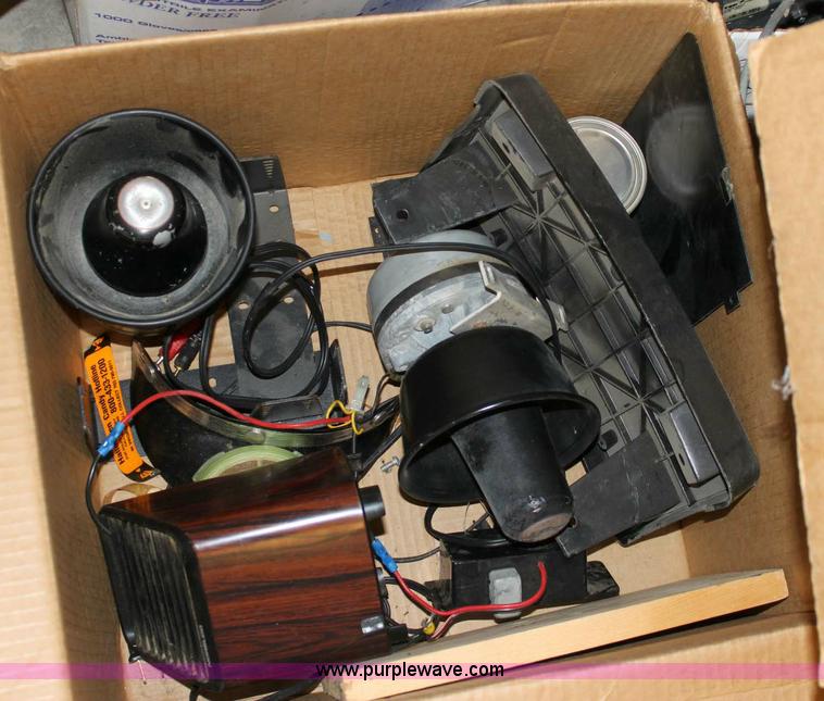 image for item 6159 Assorted electronics