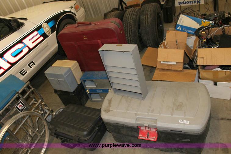 image for item 6160 Assorted household items