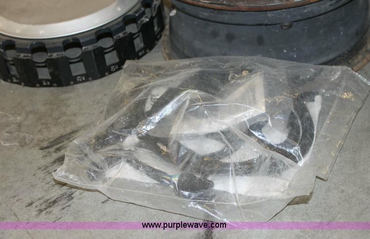 image for item 6161 Assorted automotive parts