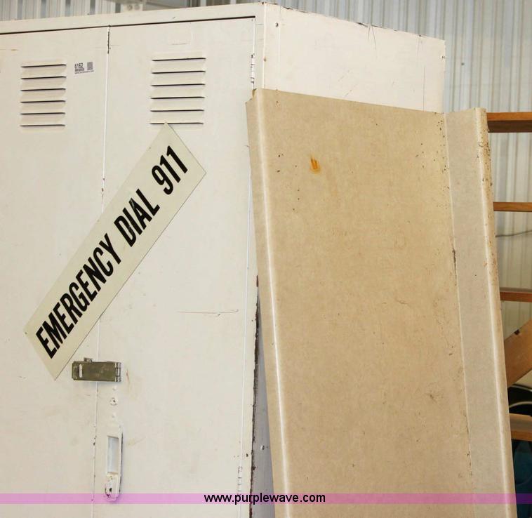 image for item 6162 Assorted furniture