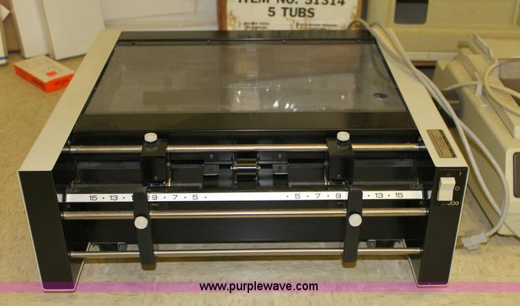 image for item 6163 Duplo S-5130 paper burster