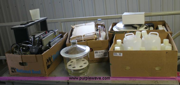 image for item 6455 Assorted laboratory equipment