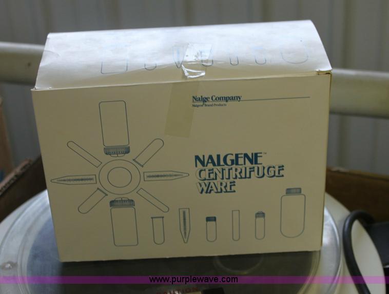 image for item 6455 Assorted laboratory equipment