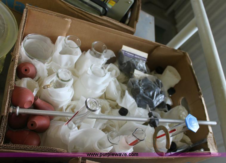 image for item 6455 Assorted laboratory equipment